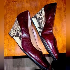 Aerosole Wedge Wine and Snake Print